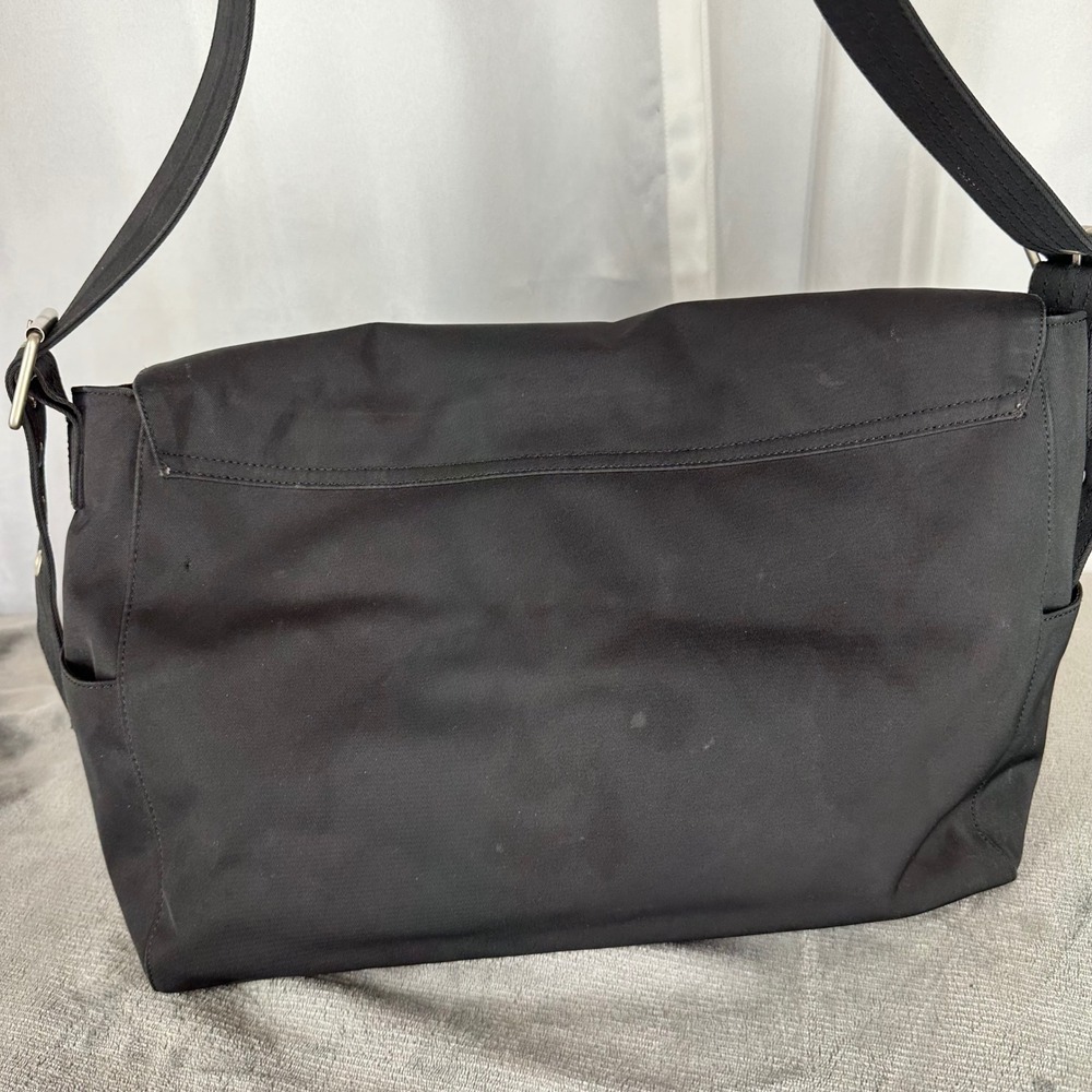 GAP Black‎ Messenger Shoulder Bag Adjustable Strap Flap Nylon Lined